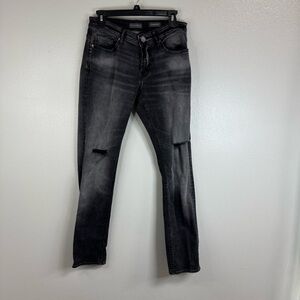 Depart West Men’s Black Distressed Jeans
30x32
Seeker Taper